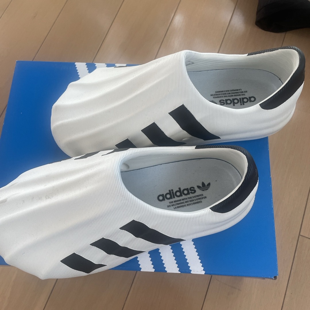 DEUXIEME CLASSE(ドゥーズィエムクラス)のadidas シューズ レディースの靴/シューズ(スニーカー)の商品写真