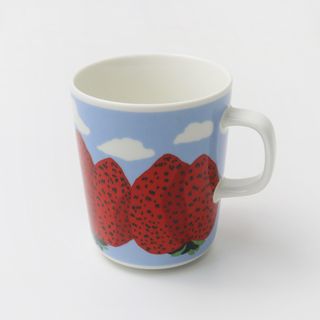 マリメッコ(marimekko)の極美品 マリメッコ marimekko oiva マンシッカヴオレット Mansikkavuoret マグカップ /ライトブルー コップ 陶器 食器 【2400013850698】(グラス/カップ)