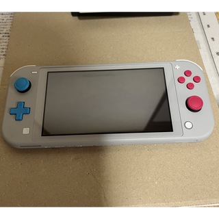 ニンテンドウ(任天堂)の美品♪ Nintendo Switch Lite ザシアン・ザマゼンタ(携帯用ゲーム機本体)