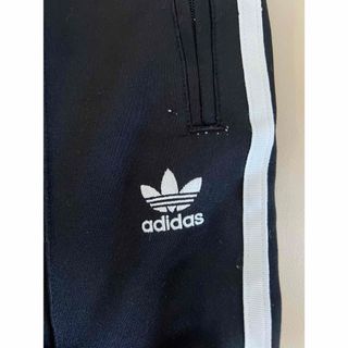 アディダス(adidas)のadidas アディダス　レディース　トラックパンツ　ブラック　Mサイズ(カジュアルパンツ)