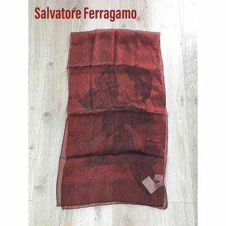 サルヴァトーレフェラガモ(Salvatore Ferragamo)の【美品】フェラガモ シルク100% バタフライ スカーフ ストール ショール 赤(バンダナ/スカーフ)