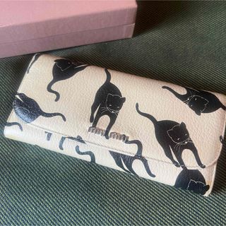 ミュウミュウ(miumiu)のmiumiu 猫柄ウォレット 長財布(長財布)