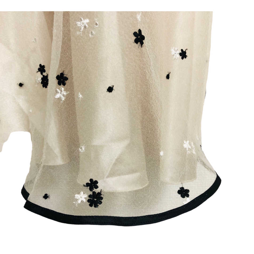 Maglie par ef-de(マーリエパーエフデ)のマーリエ❣️フレアスカート ウエストゴム チュールレース 刺繍 花柄 日本製 レディースのスカート(ロングスカート)の商品写真