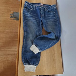 リーバイス(Levi's)のカッコいい♥️リーバイス　裾リブデニム　クロップ(デニム/ジーンズ)