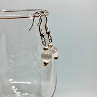 ピアス　キャッツアイピアス(ホワイト)  パワーストーンピアス S (ピアス)