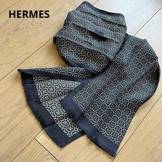 Hermes - 新品同様　エルメス　シルク100%　総柄　スカーフ　ストール　ネイビー系