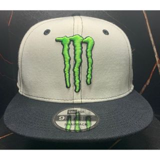 ニューエラー(NEW ERA)の送料無料　新品未使用　モンスター×ニューエラ　キャップ　ブラック×ホワイト(キャップ)