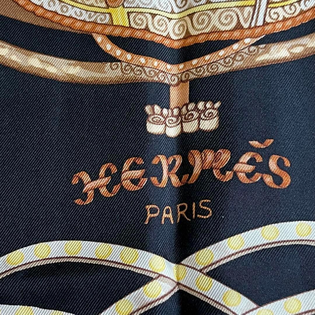 Hermes(エルメス)の新品同様　エルメス　大判シルクスカーフ　カレ90　パプロール　馬車と貴族 レディースのファッション小物(バンダナ/スカーフ)の商品写真