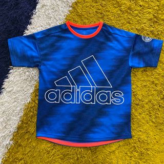 アディダス(adidas)のadidas(Tシャツ/カットソー)