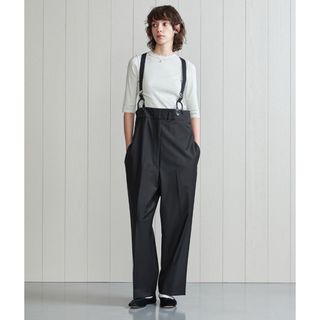 ビューティアンドユースユナイテッドアローズ(BEAUTY&YOUTH UNITED ARROWS)の＜H＞トロピカルハイウエストサスペンダーパンツ / ブラック / Mサイズ(カジュアルパンツ)