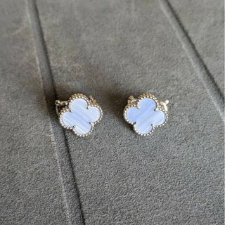 高品質　クローバー　カルセドニー　シルバー　ピアス(ピアス)