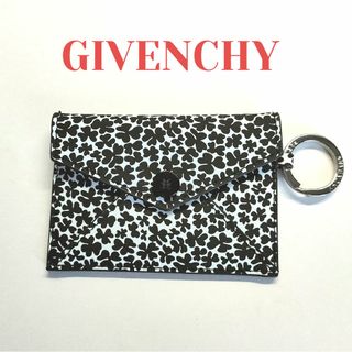 GIVENCHY - ジバンシィ　GIVENCHY カードケース パスケース 　白黒　クローバー柄