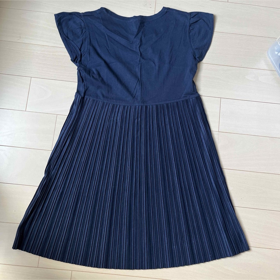 UNIQLO(ユニクロ)のユニクロ　ワンピース　140 キッズ/ベビー/マタニティのキッズ服女の子用(90cm~)(ワンピース)の商品写真