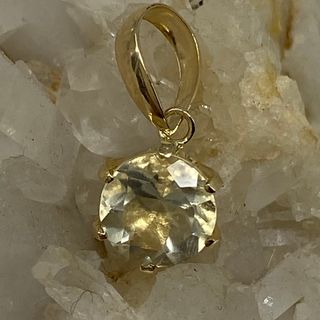 k18YG AU750 18金 天然リビアングラス　0.72ct  エジプト産(ネックレス)