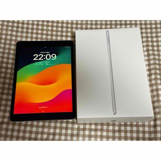 アイパッド(iPad)の中古 iPad 第9世代 10.2インチ 64GB シルバー WiFiモデル(タブレット)