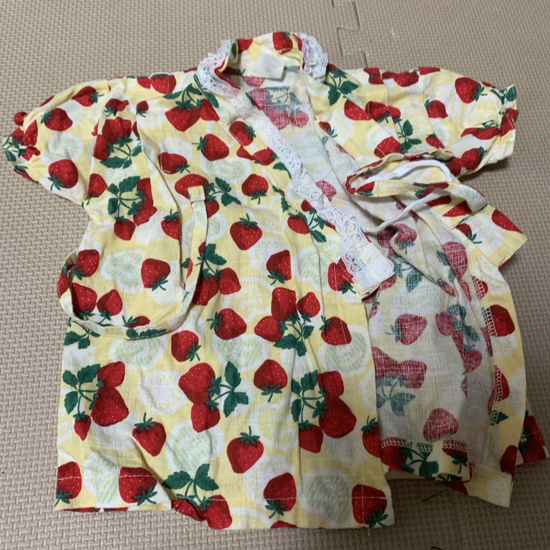 80 甚平　いちご キッズ/ベビー/マタニティのベビー服(~85cm)(甚平/浴衣)の商品写真