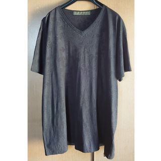 アユイテ(AYUITE)の送料込み　AYUITE  アユイテ　Vネック　総柄　半袖　Tシャツ(Tシャツ/カットソー(半袖/袖なし))