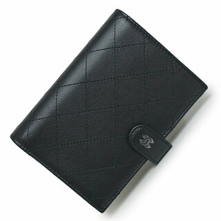 シャネル(CHANEL)のシャネル マトラッセ 二つ折り財布 パスポートケース カーフスキン レザー ブラック 黒 ブラック金具 AP3824 箱付 CHANEL（新品・未使用品）(財布)