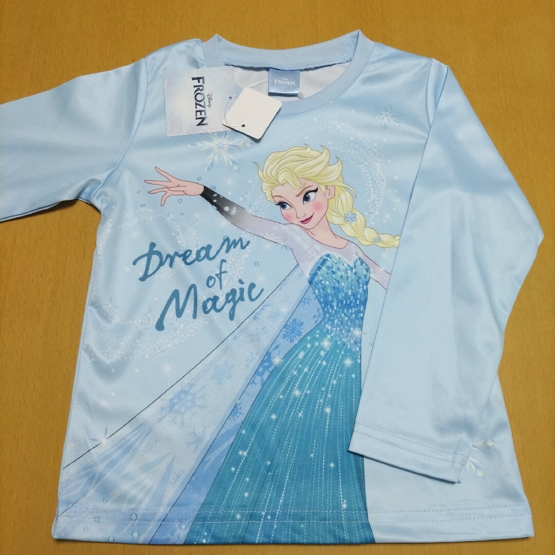 Disney(ディズニー)の新品Disneyプリンセス長袖Tシャツ100 キッズ/ベビー/マタニティのキッズ服女の子用(90cm~)(Tシャツ/カットソー)の商品写真