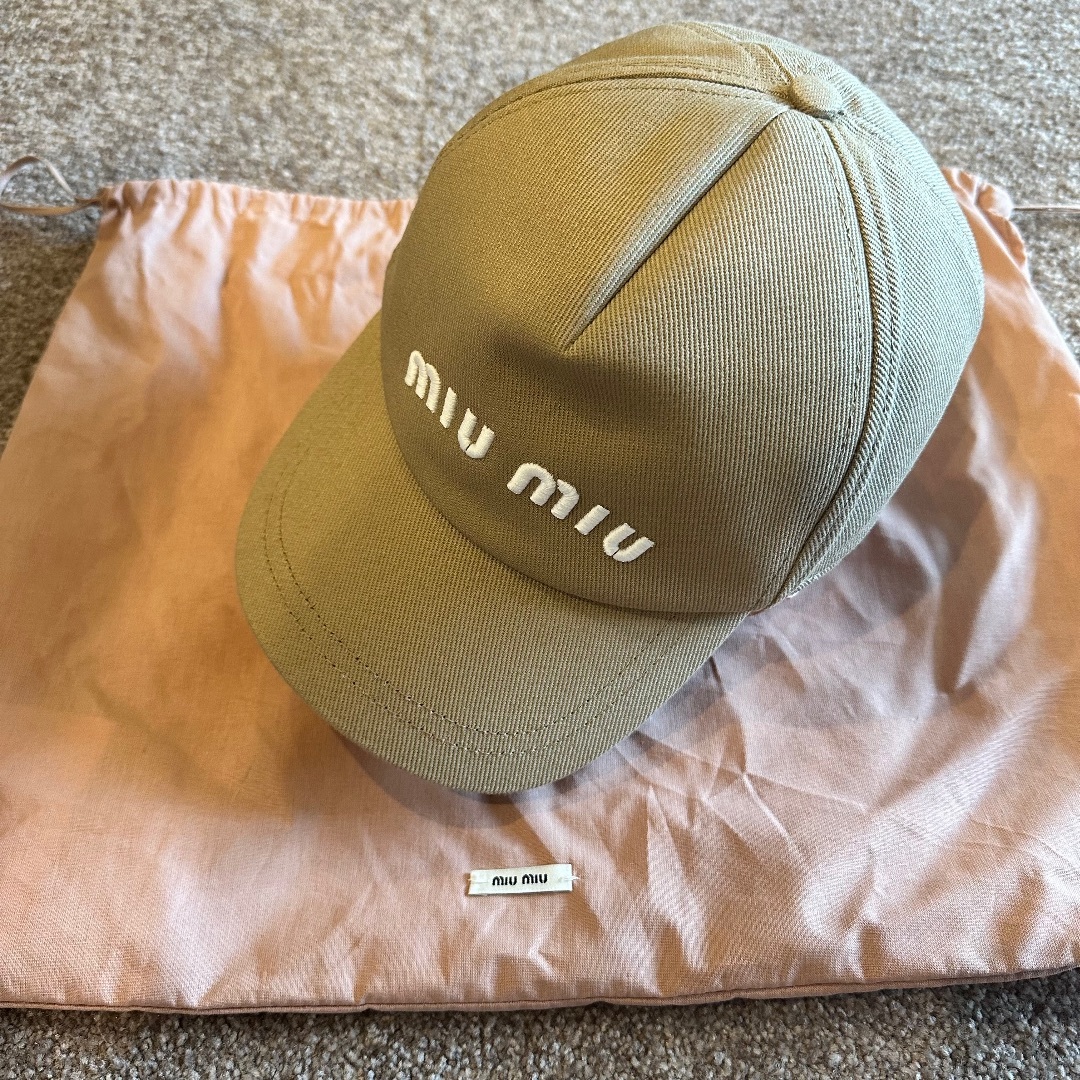 miumiu キャップ 帽子 ベージュ 帽子 miumiu キャップ 帽子 ベージュ 帽子