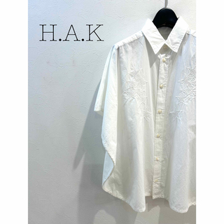 ハク(H.A.K)のH.A.K☆スター刺繍 シャツブラウス(シャツ/ブラウス(半袖/袖なし))
