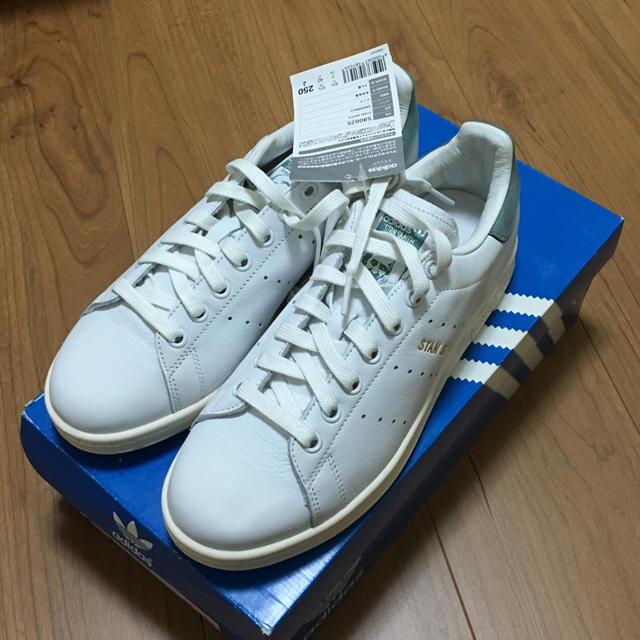 adidas(アディダス)の1点のみ再入荷‼︎☆新品未使用☆adidas スタンスミス グリーン 25cm レディースの靴/シューズ(スニーカー)の商品写真