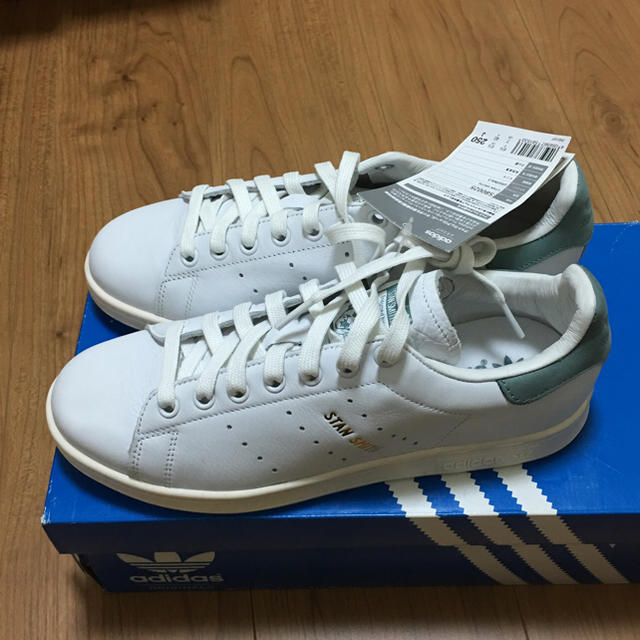 adidas(アディダス)の1点のみ再入荷‼︎☆新品未使用☆adidas スタンスミス グリーン 25cm レディースの靴/シューズ(スニーカー)の商品写真