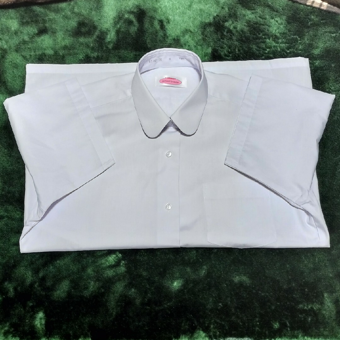 TOMBOW(トンボガクセイフク)のトンボ　制服ブラウス　半袖M レディースのトップス(シャツ/ブラウス(半袖/袖なし))の商品写真