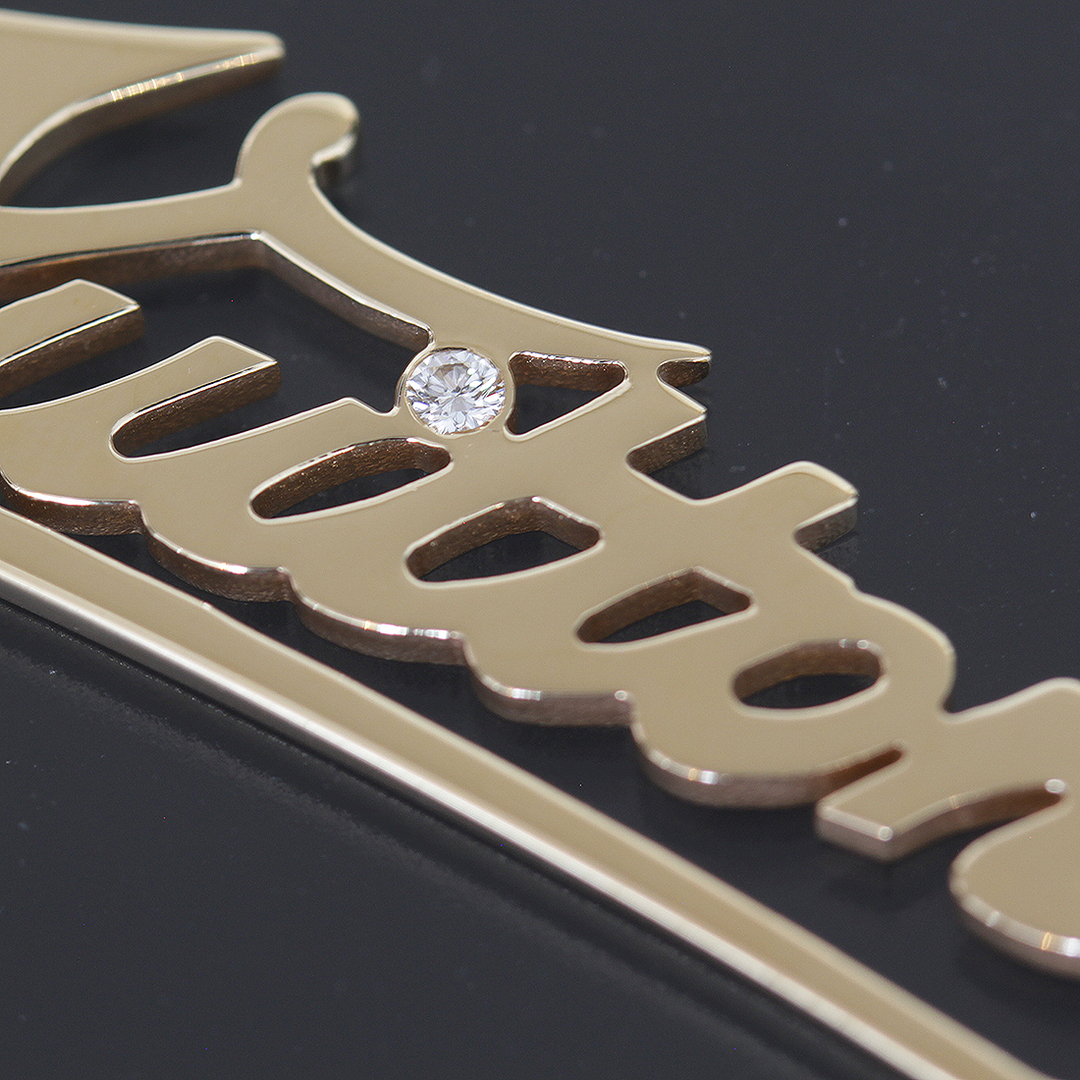 LOUIS VUITTON(ルイヴィトン)のルイヴィトン コリエID ロゴプレート ネックレス ダイヤ2P 750 K18 レディースのアクセサリー(ネックレス)の商品写真