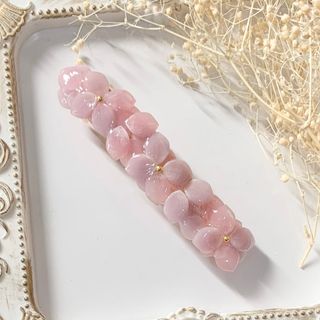 紫陽花　花びら　ブリオン　バレッタ　レジン(ヘアアクセサリー)