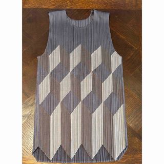 プリーツプリーズイッセイミヤケ(PLEATS PLEASE ISSEY MIYAKE)の【美品】プリーツブリーズ  タンクトップ(タンクトップ)