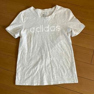 アディダス(adidas)のadidas Tシャツ(Tシャツ(半袖/袖なし))