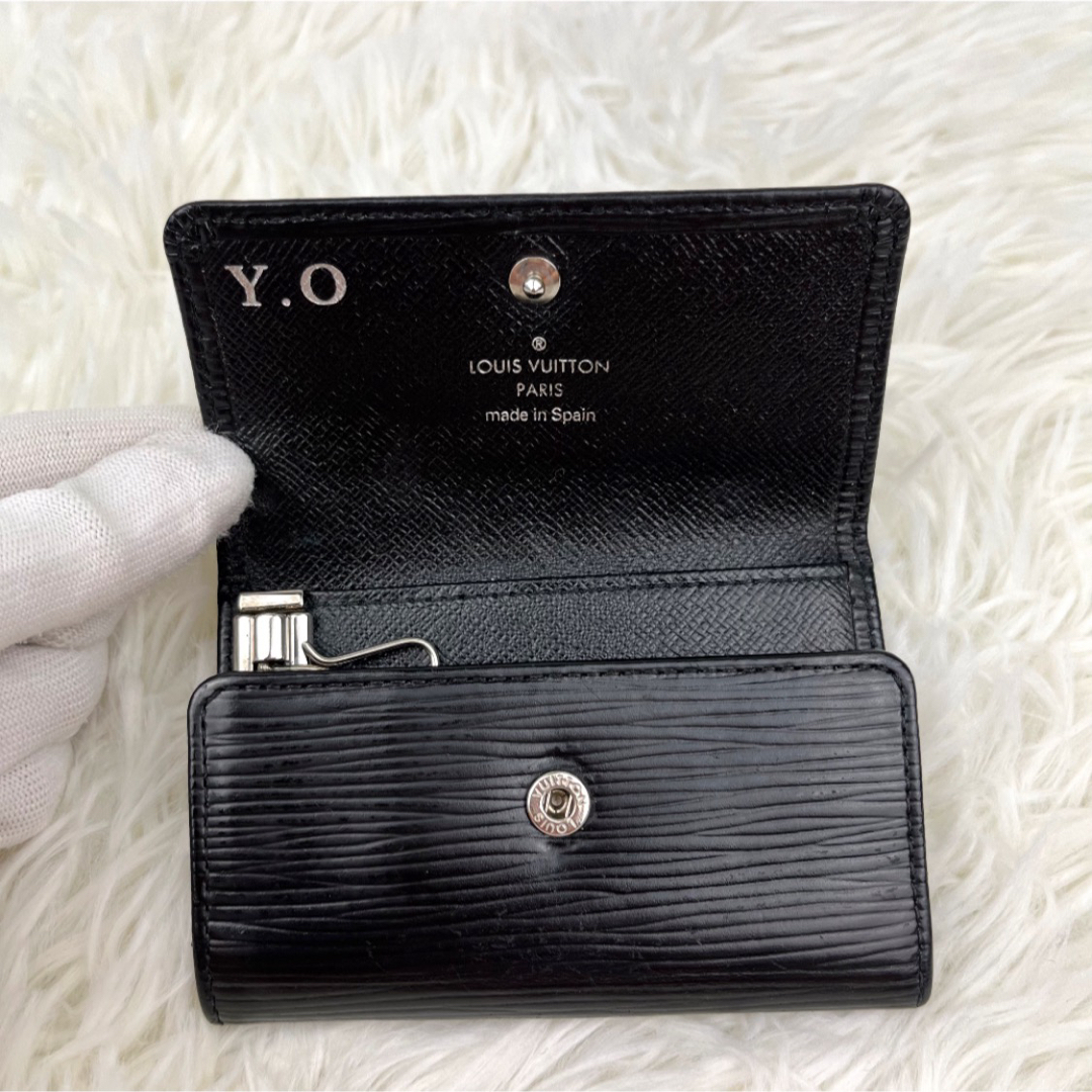 LOUIS VUITTON(ルイヴィトン)の極美品✨ルイヴィトン　エピ　ミュルティクレ6 キーケース　ブラック　M63812 メンズのファッション小物(キーケース)の商品写真