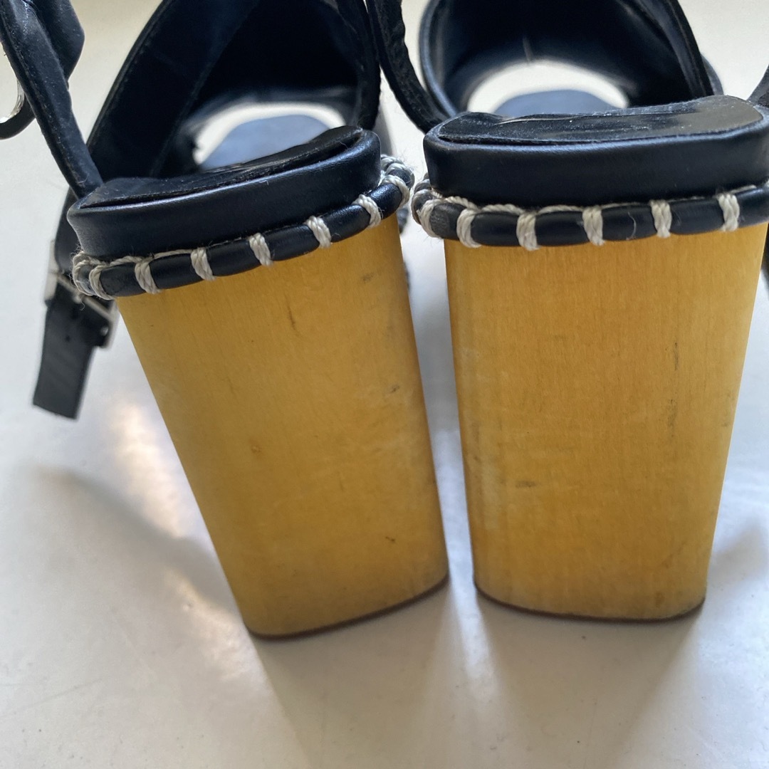 AZUL by moussy(アズールバイマウジー)のmoussy マウジーストラップ厚底サンダル ヒール レディースの靴/シューズ(サンダル)の商品写真