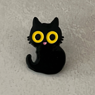 黒猫のピンバッジ　(ブローチ/コサージュ)