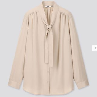 ユニクロ(UNIQLO)のユニクロ レーヨンボウタイブラウス ナチュラル XL(シャツ/ブラウス(長袖/七分))