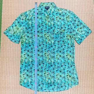 ジャストカヴァリ(Just Cavalli)の新品未使用！　ジャストカヴァリ　花柄シャツ　サイズ46 ストレッチ性有り(シャツ)