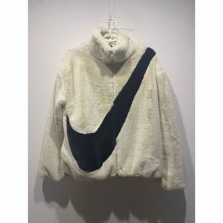 ナイキ(NIKE)のNIKE ナイキエコファービッグスウッシュフリースジャケット(毛皮/ファーコート)