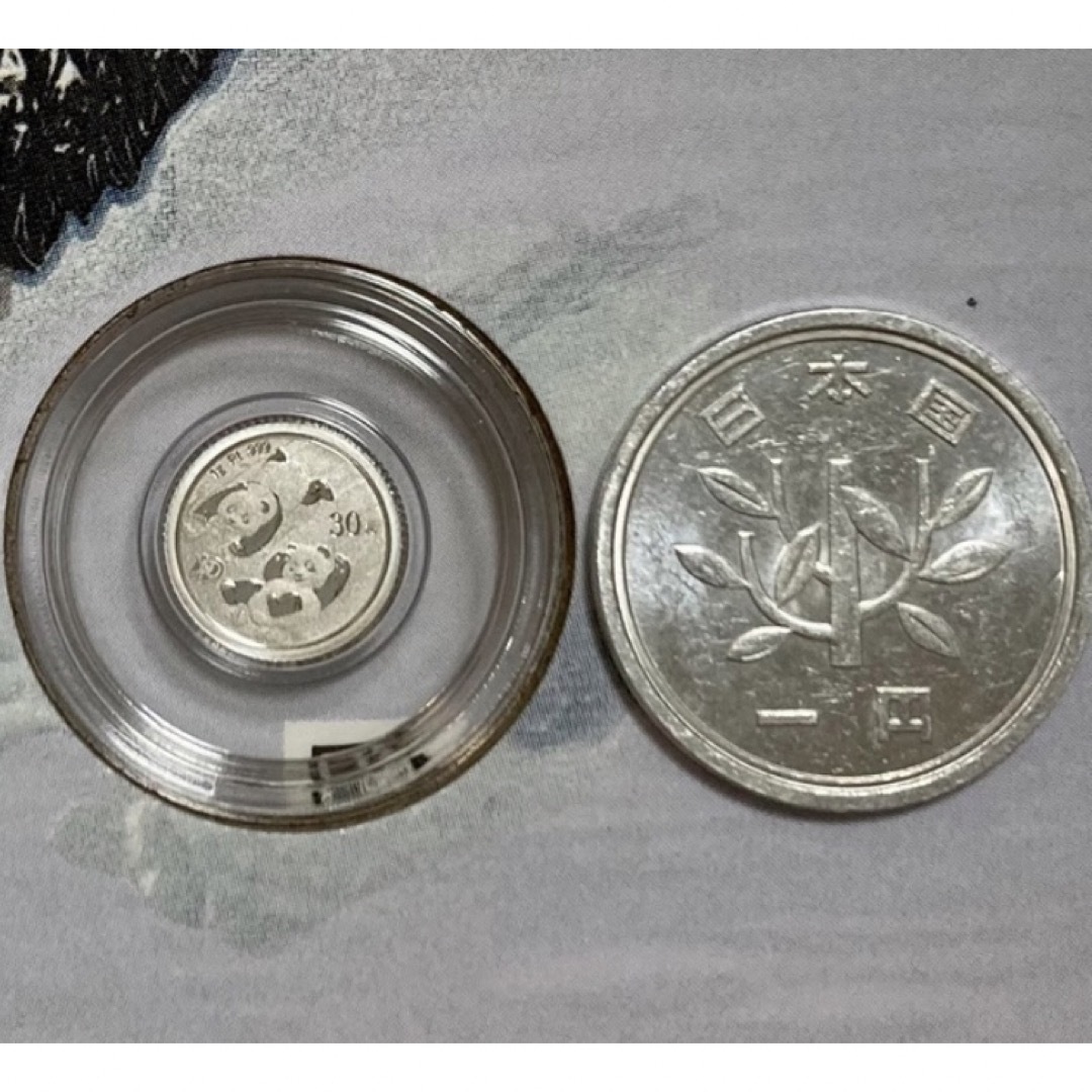 2022 中国　パンダ　1gプラチナ貨　30元　40周年特別パッケージ エンタメ/ホビーの美術品/アンティーク(貨幣)の商品写真