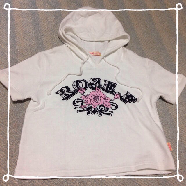 ROSE FANFAN(ローズファンファン)のROSE FANFAN チビT ヘソ出し レディースのトップス(Tシャツ(半袖/袖なし))の商品写真