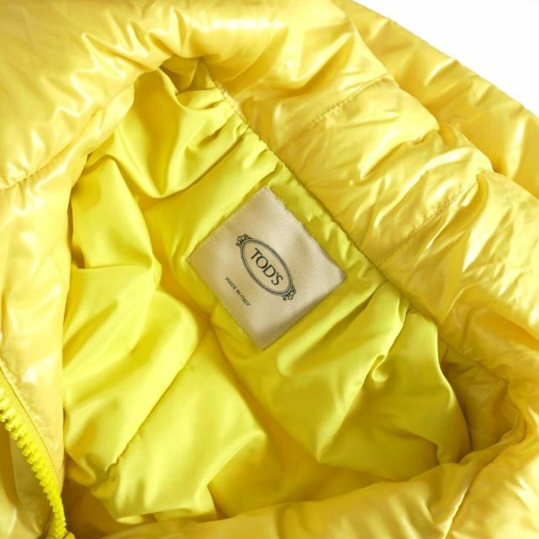 TOD'S(トッズ)のトッズ TOD'S クロップド 中綿ジャケットブルゾン 40 イエロー レディースのジャケット/アウター(ダウンジャケット)の商品写真