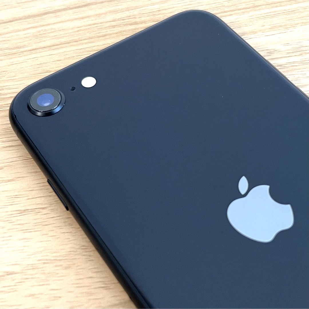 iPhone(アイフォーン)のアップル iPhoneSE 第3世代 64GB ミッドナイト スマホ/家電/カメラのスマートフォン/携帯電話(スマートフォン本体)の商品写真