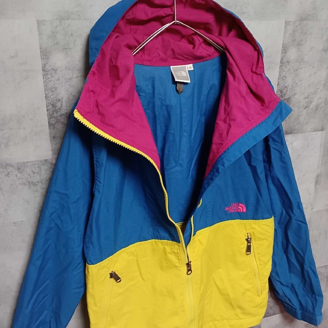 THE NORTH FACE(ザノースフェイス)のTHE NORTH FACE ノースフェイス レディース ウィンドブレーカー M レディースのジャケット/アウター(ナイロンジャケット)の商品写真