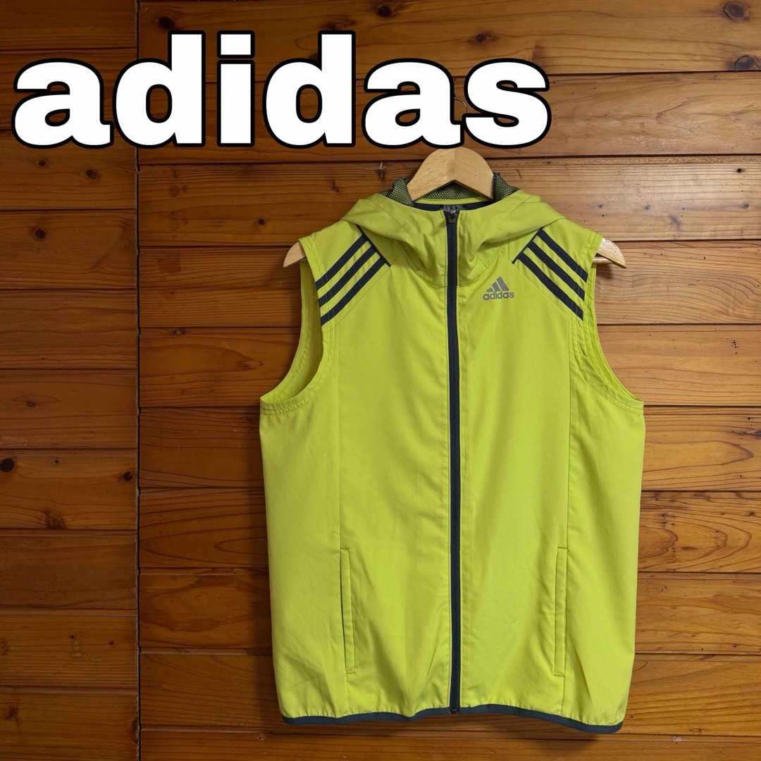 adidas(アディダス)のクロスショート　スリーブジャケット　adidas パーカー メンズのトップス(ベスト)の商品写真