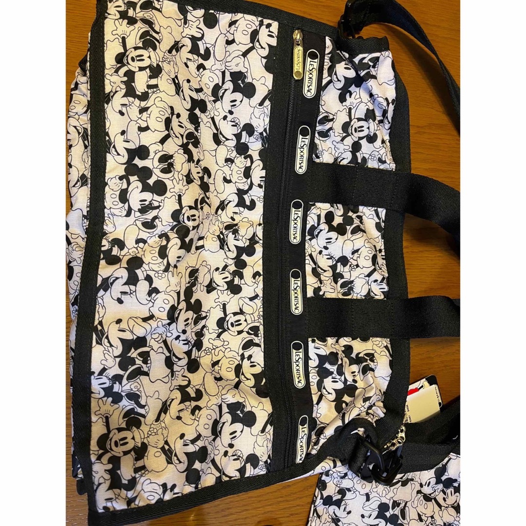 LeSportsac(レスポートサック)のレスポートサック　ミッキーミニー レディースのバッグ(ショルダーバッグ)の商品写真