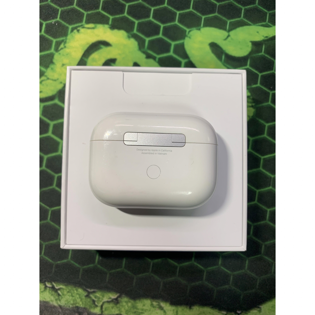 Apple(アップル)のApple AirPods  Pro 第1世代　充電ケース スマホ/家電/カメラのオーディオ機器(ヘッドフォン/イヤフォン)の商品写真