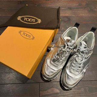 トッズ(TOD'S)のトッズ☆シルバー　スニーカー  サイズ39(スニーカー)