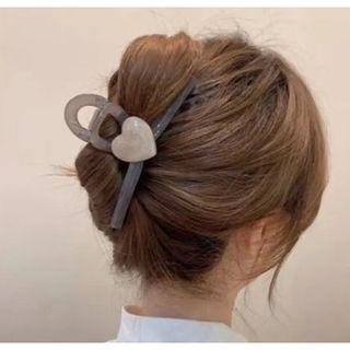 【大人気】新作　ヘアクリップ　ハート　上品　韓国　パーティー　おしゃれ　式(バレッタ/ヘアクリップ)