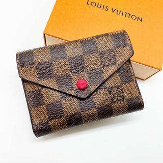 LOUIS VUITTON - 【超極美品】ルイヴィトン ダミエ ヴィクトリーヌ ルージュ 三つ折り財布