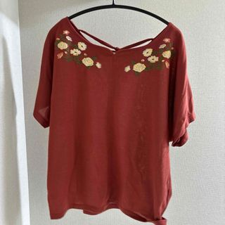 ショコラフィネローブ(chocol raffine robe)のショコラフィネローブ　えんじ色　半袖　刺繍　夏服(Tシャツ(半袖/袖なし))